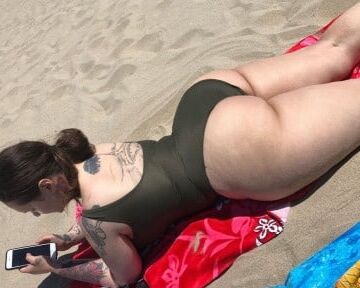 Thick white booty