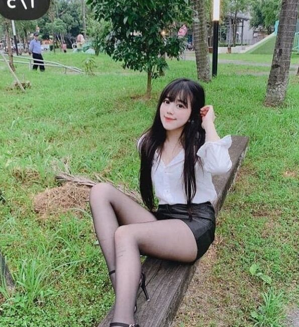 sexy girls on park benches