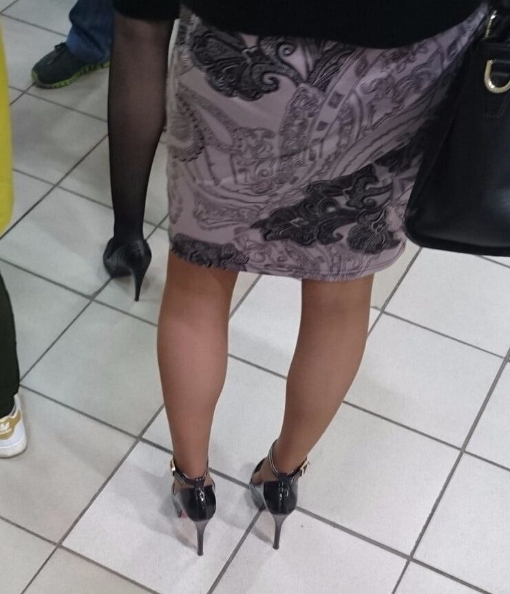 Highheels in public market