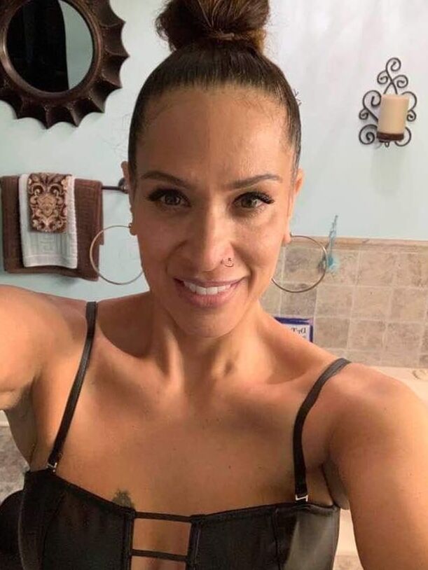Sexy Mixed Pittsburgh Milf