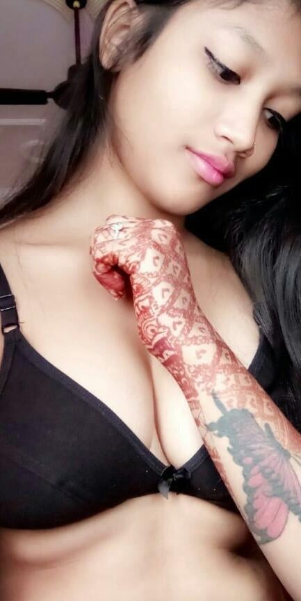 indian ex gf nude topless handbra leaked pics , monika arora