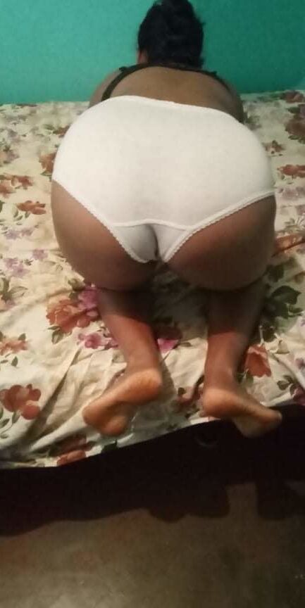 Friend&;s wife set