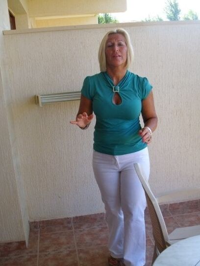 Hot women in Khakis, Light Coloured Pants, trousers