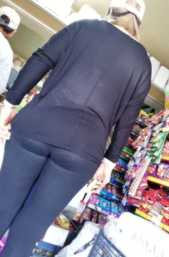 Madura riquisisima transparentando leggins