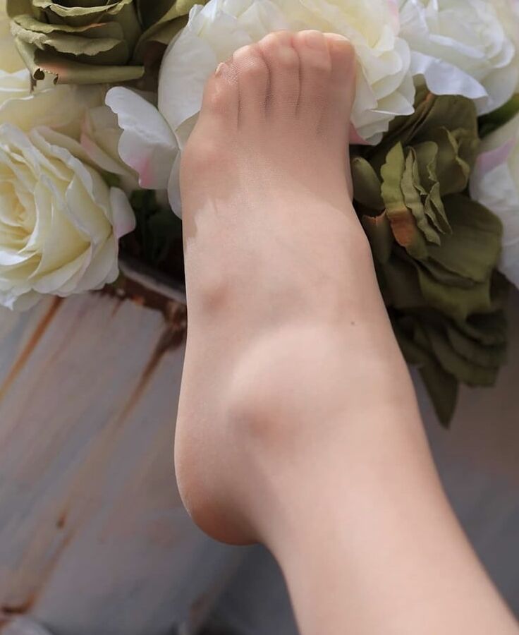 Just nylon feet