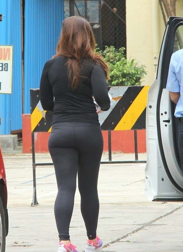 Kareena kapoor tight pants and porn pics very sexy
