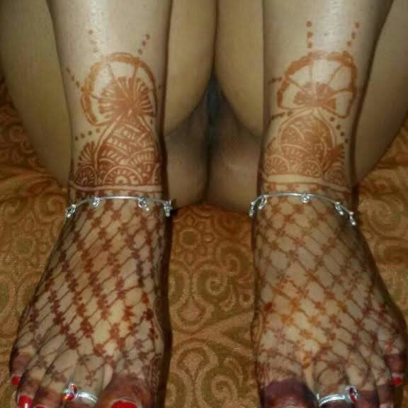 New desi mehndi girl and wife