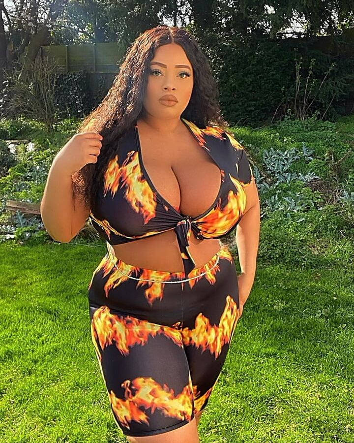 Yath - Ebony Chubby Beauty