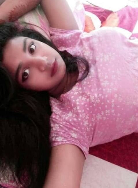 Hot srilankan office bitch leaked her body