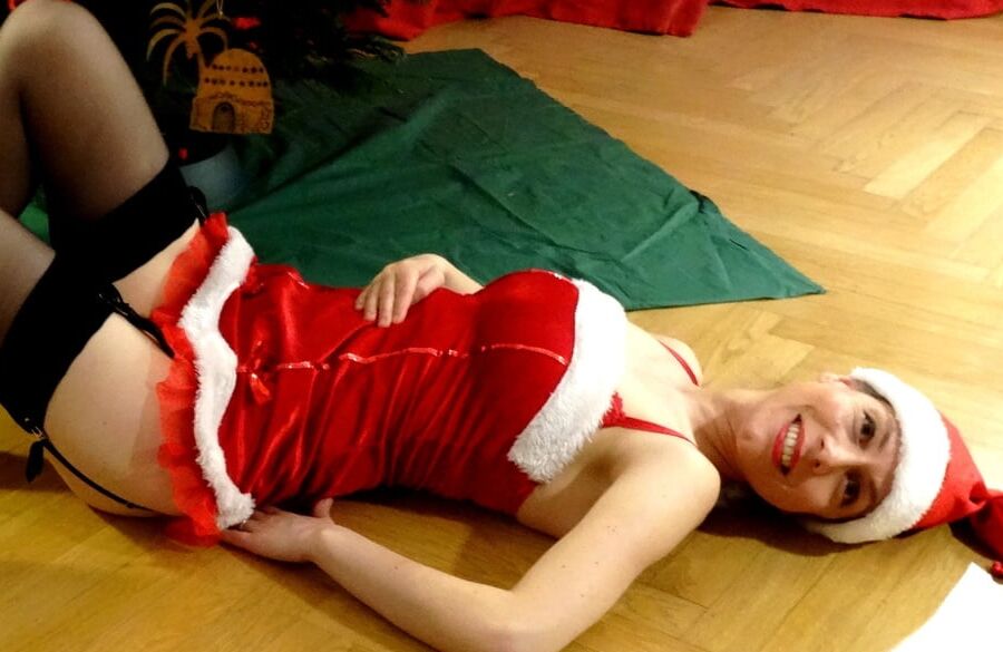 Whore Santa Claus Doreen.