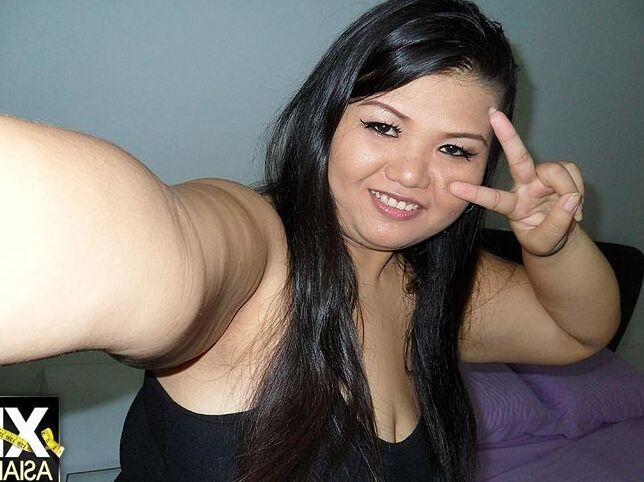 chubby asian bitch at kitchen