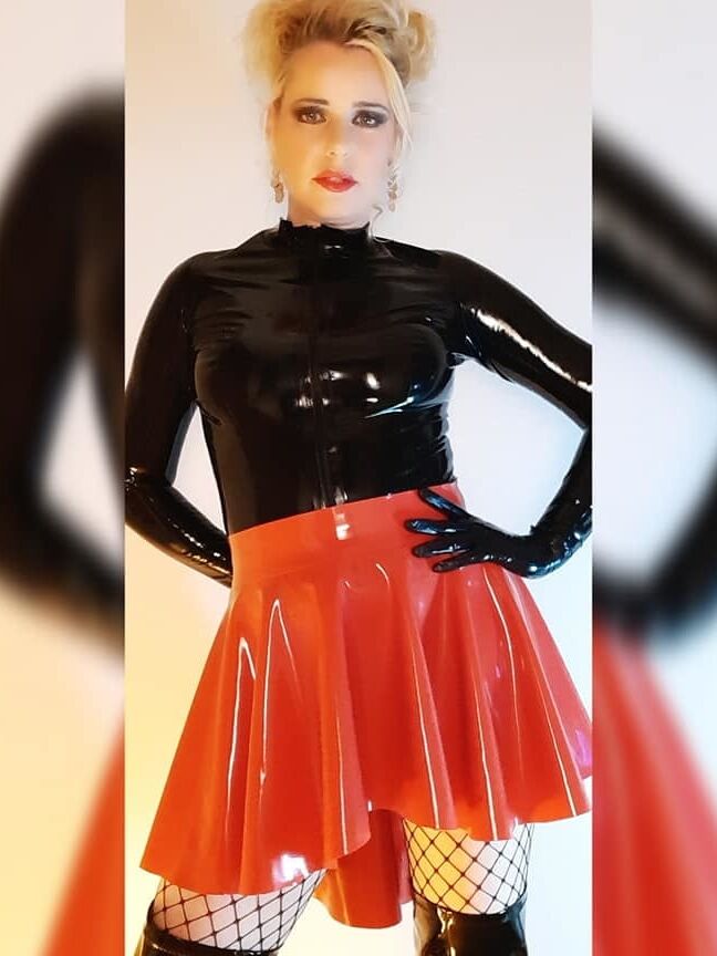 Rubber Mistress Licky Velvet