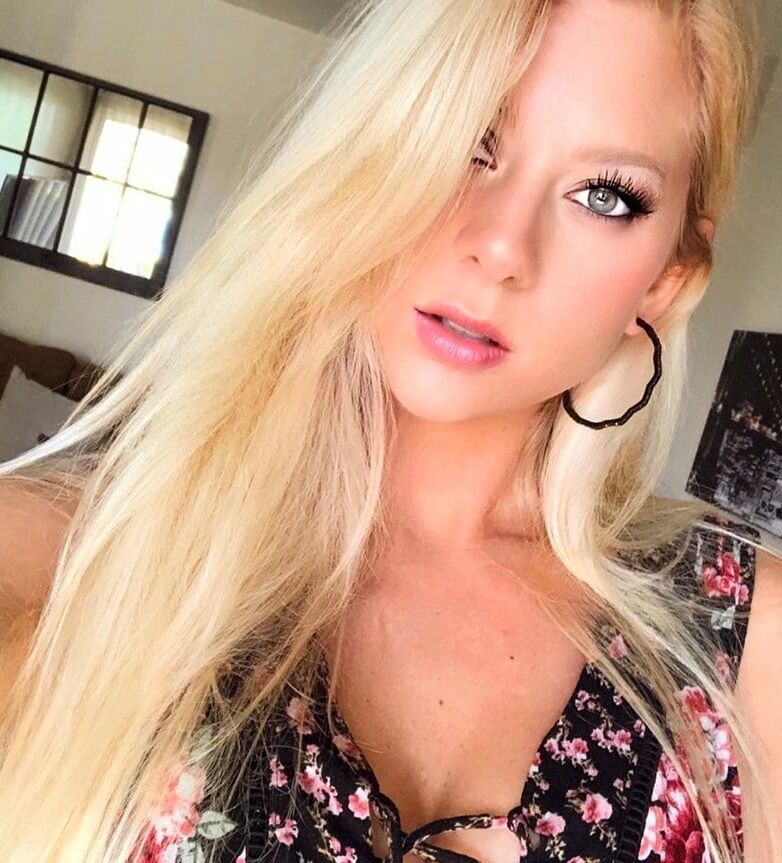 How Would You Fuck This Hot Dental Assistant? Comment
