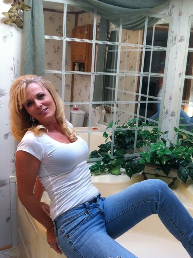 Blonde MILF From Delaware