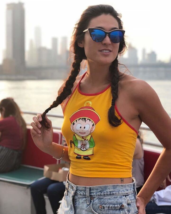 Who would you fuck or cum on and how?