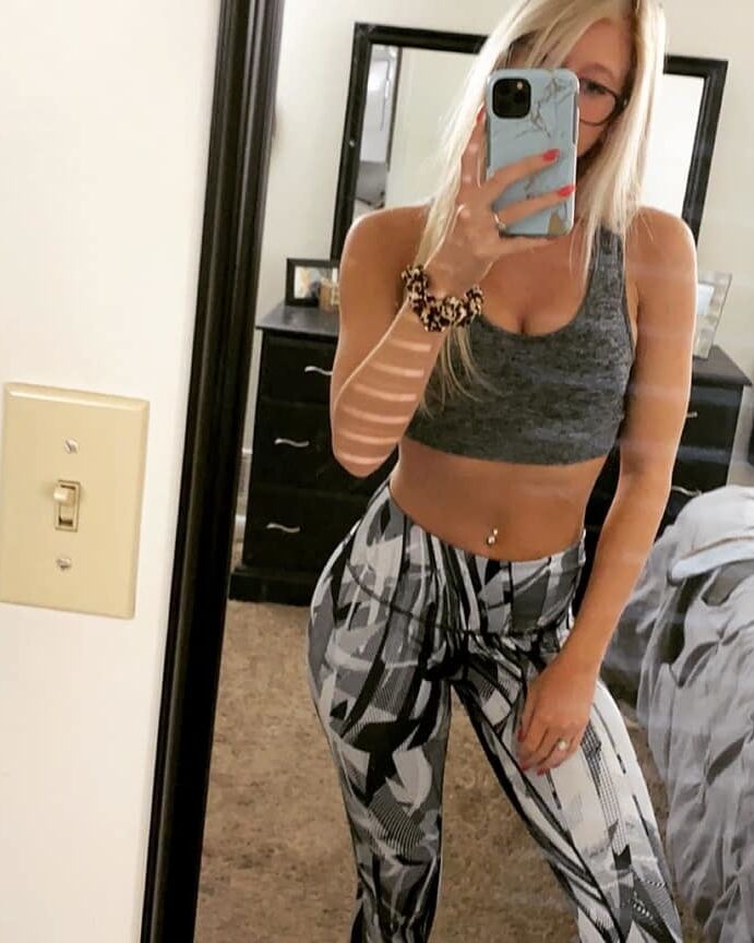 How Would You Fuck This Hot Dental Assistant? Comment