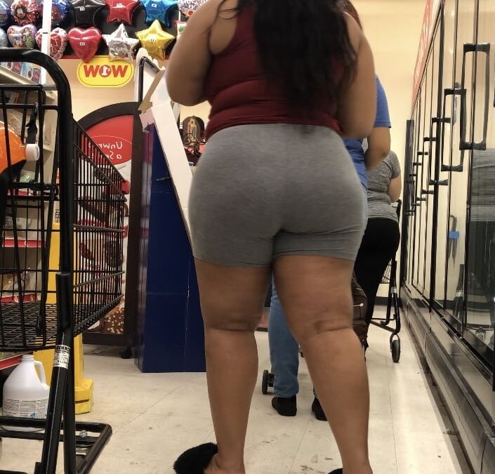 Redbone in Booty Shorts