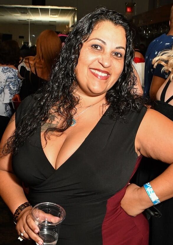 Older and hot (Night out)