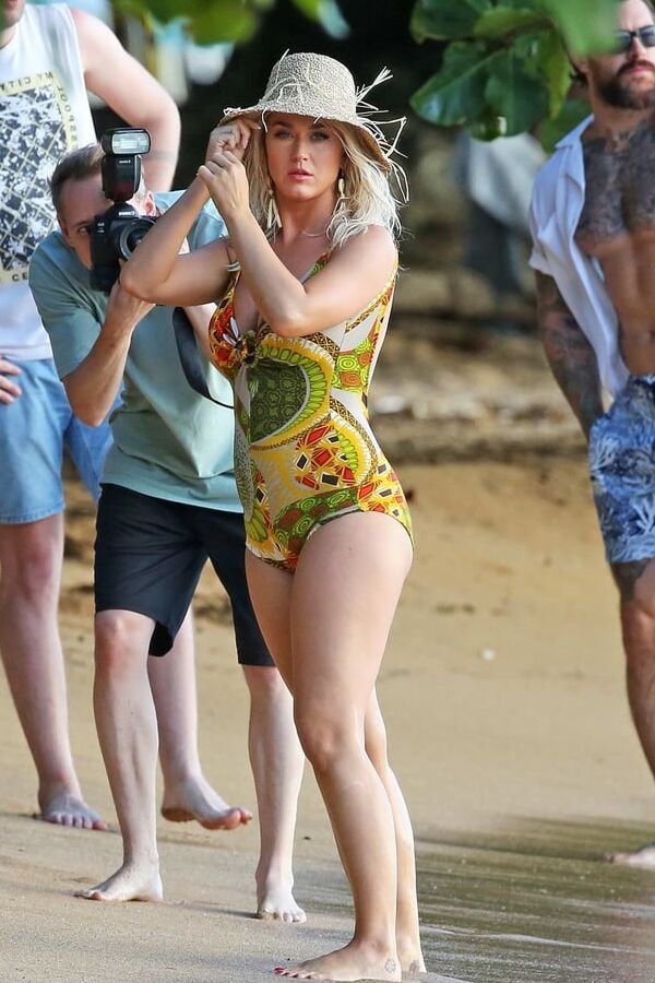 Kate Perry Swimsuit