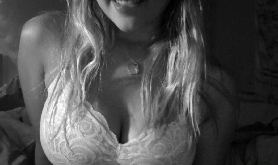 Anna Big Natural Tits