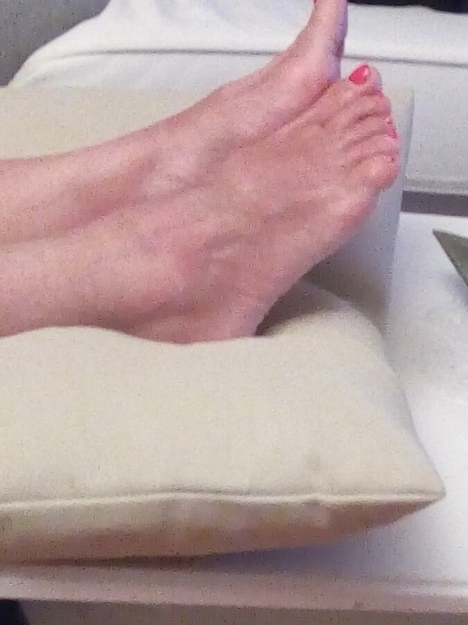 Piedi moglie e suocera mmmm