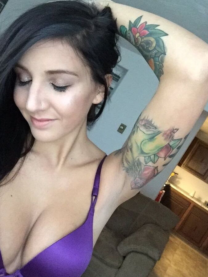 HOT Niagara Falls, NY Girl