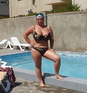 Chubby woman with chunky tits