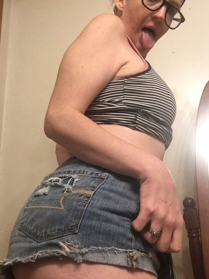 Private Pics - hot horny sexy yo married Mom Milf