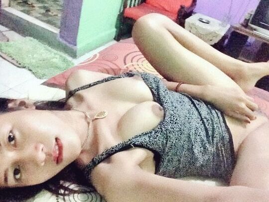 Hot Indonesian Girl (Miss Bebi)