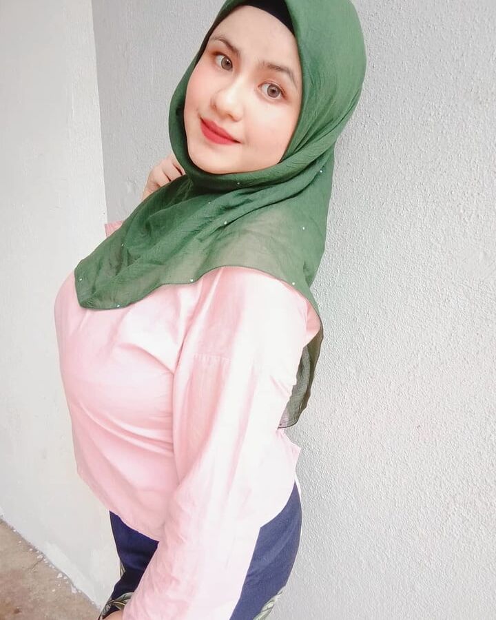 malay hijab boobs