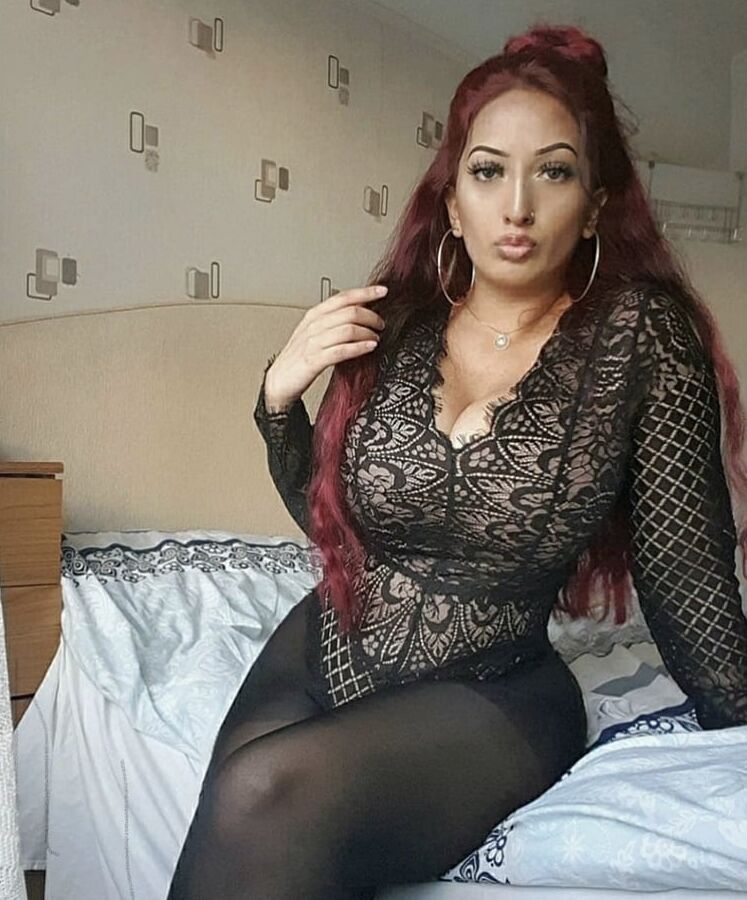 Aqsa Ghafoor busty slut uk