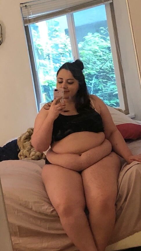 BBW Jiggly Bellies Make Me Hard