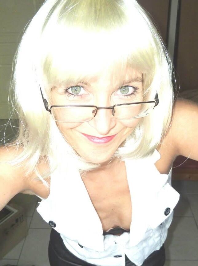 Nathalie, french MILF