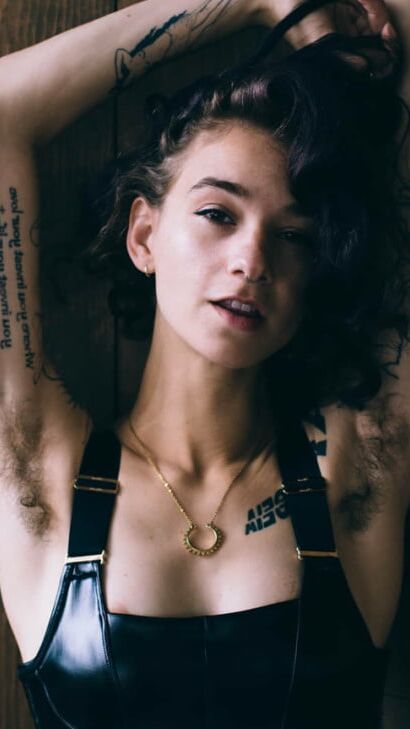 Sexy natural pits, hot ladies