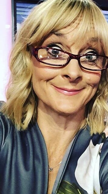 Todays Wank Target..Louise Minchin Loves To Watch Us Wank