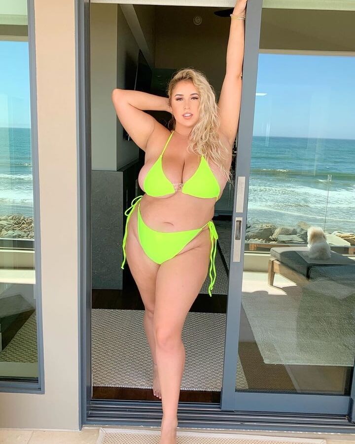 Sexy as fuck BBW Slut