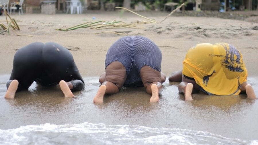 HUGE ROUND BLACK AFRICAN ASS