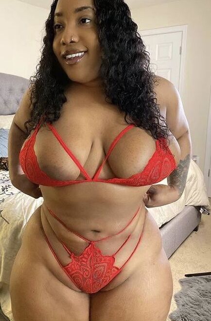 curvy and thickk