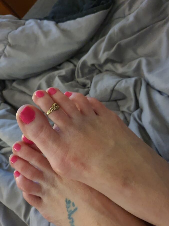 Pink toes