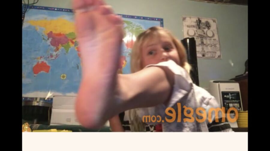 Sluts show feet on camera