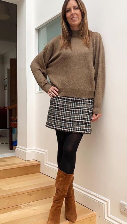 Insta Milfs &amp; Gilfs wearing boots