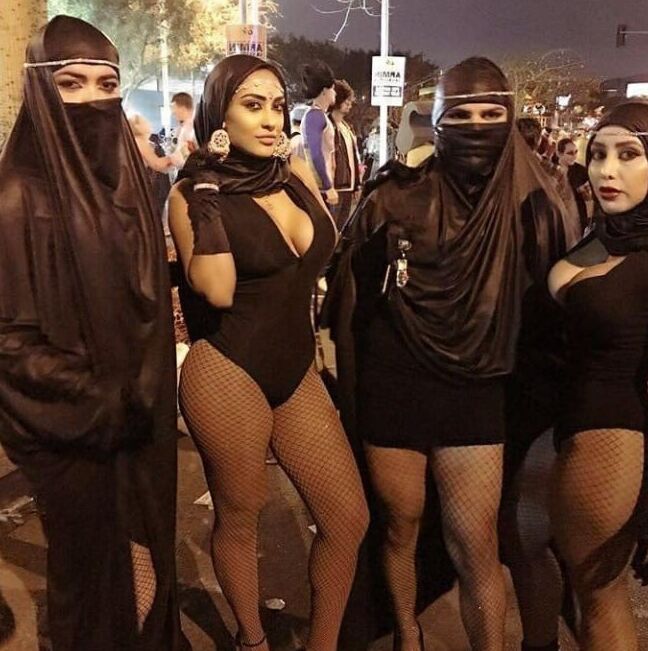 Sexy Hijabi Models