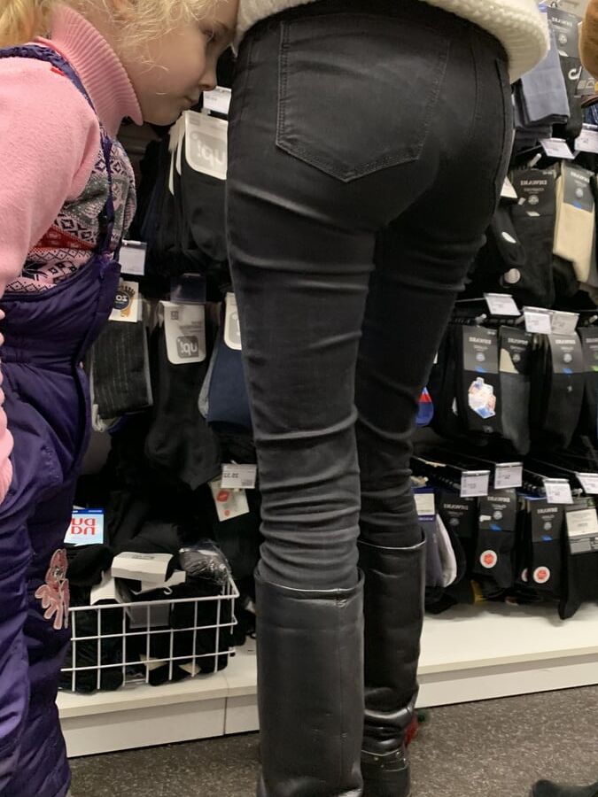 Nice ass to beauty mom