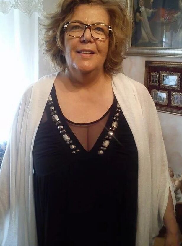 Exposed Matures, Milfs and Wives