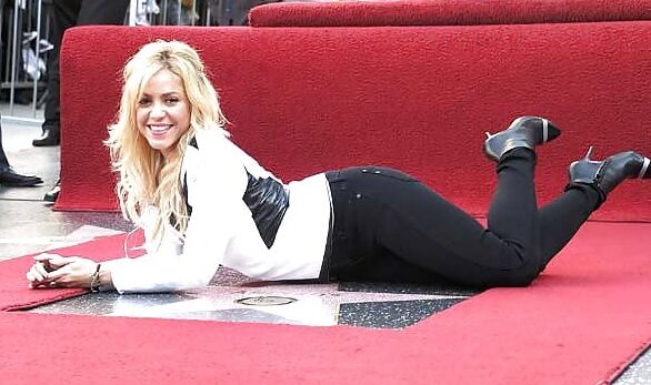 shakira sexy