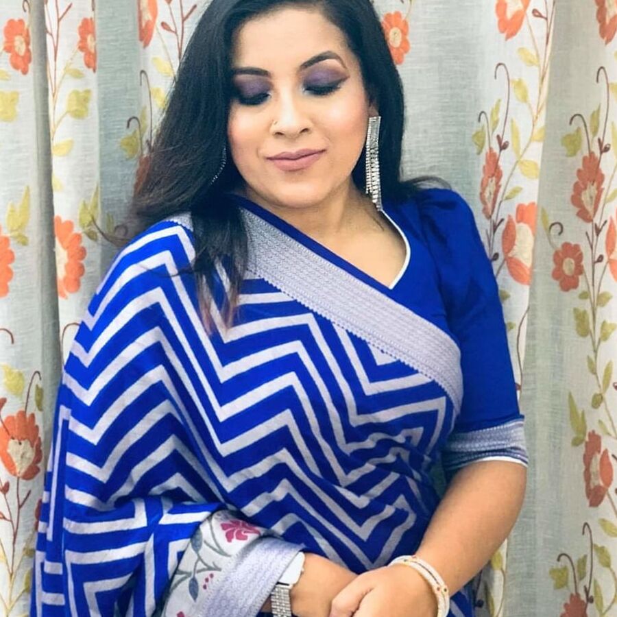 HOT AUNTY .
