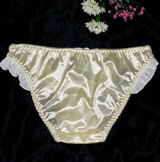 Panty satin flutter