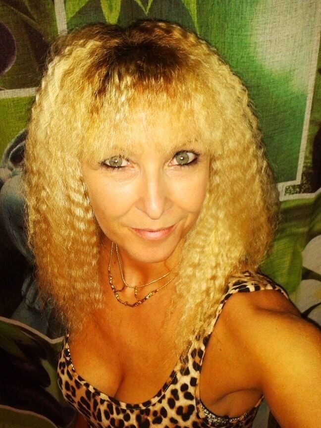 Nathalie, french MILF