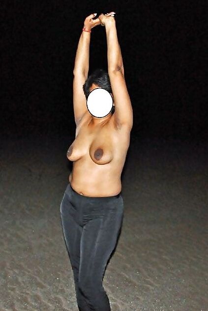 Sri lankan wife public flash