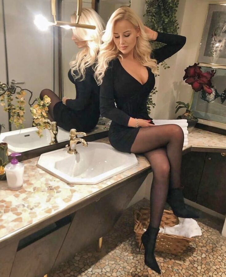 Tights and Legs of IG.